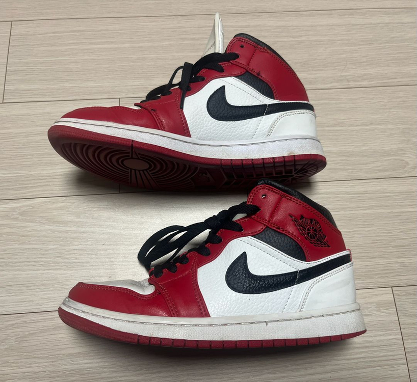 나이키 554724-173 에어 조던 1 미드 시카고 240 이미지