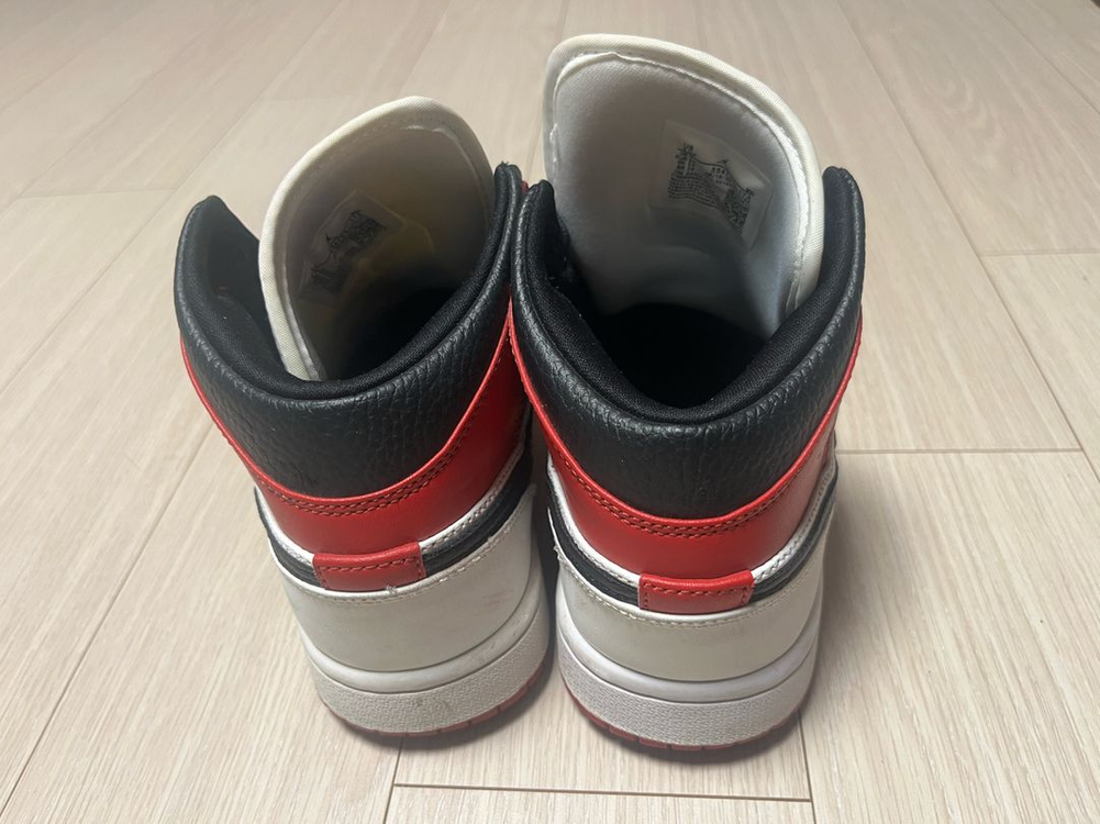 나이키 554724-173 에어 조던 1 미드 시카고 240 이미지