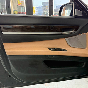 BMW 750Li 2013년식 뱅엔올룹슨 도어트림 및 센터페시아 부품판매