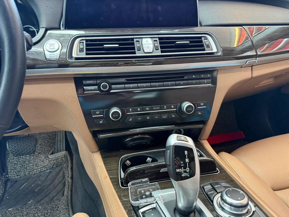 BMW 750Li 2013년식 뱅엔올룹슨 도어트림 및 센터페시아 부품판매--6