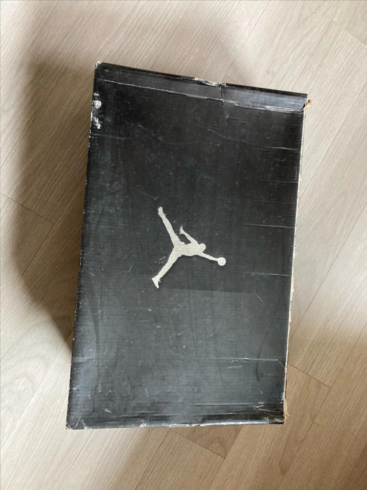 조던 8 레트로 오렌지 블레이즈 이미지