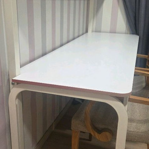 하얀색 책상 나눔합니다