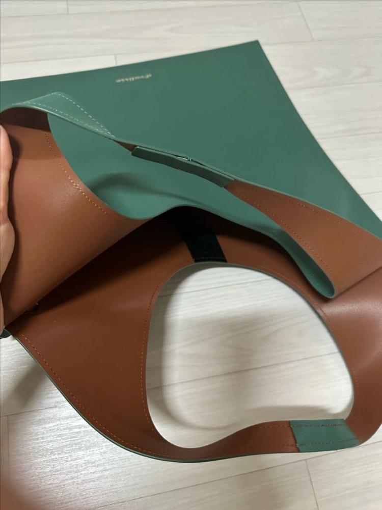 디발리쎄 레더 토트 숄더백 새상품 처분가 판매 이미지