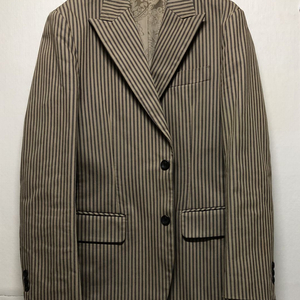 지오지아, 줄무늬 자켓