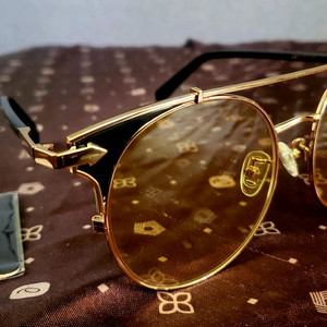 [미사용 새상품] - 옐로우 틴트렌즈 선글라스