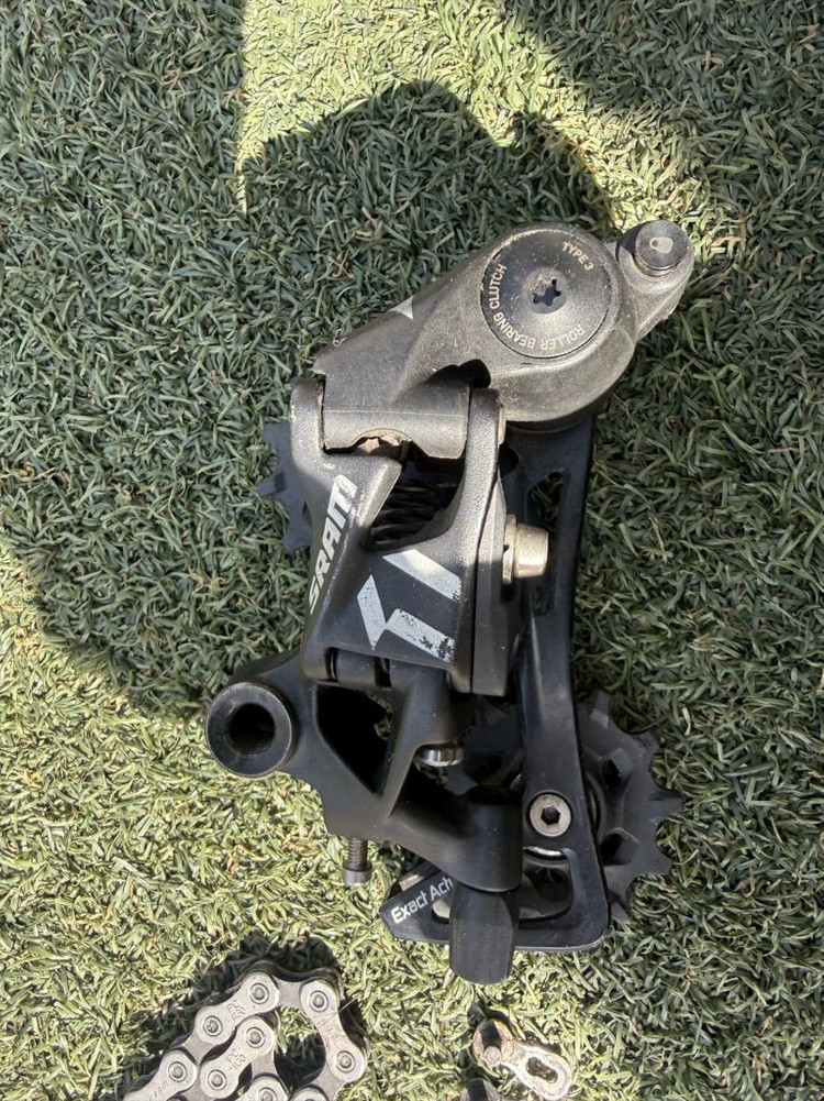 스램 아펙스 11단 디스크 구동계 판매합니다--1