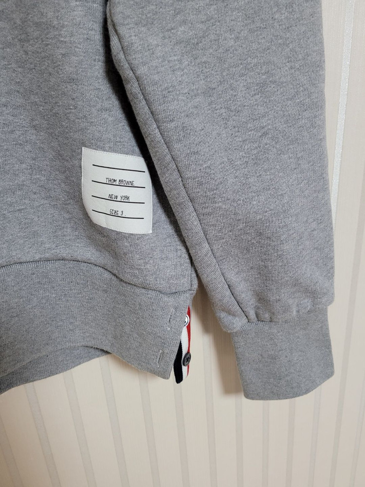 톰브라운 그레이 백삼선 옆트임 맨투맨 3--4
