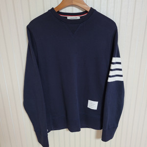 [3] 톰브라운 네이비 사선완장 옆트임 맨투맨