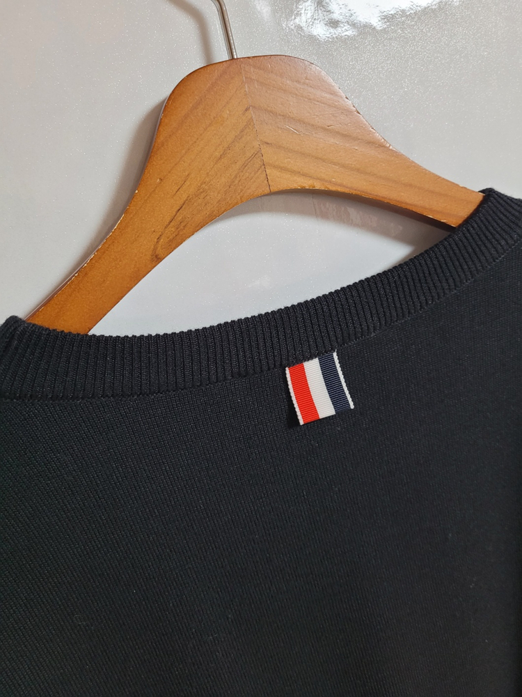 톰브라운 블랙 인타르시아 사선완장 울 니트 4 MKA380A--6