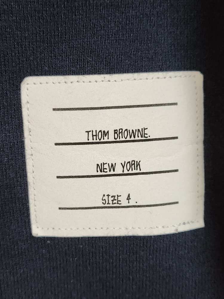 [4] 톰브라운 네이비 사선완장 맨투맨 MJT021H--4