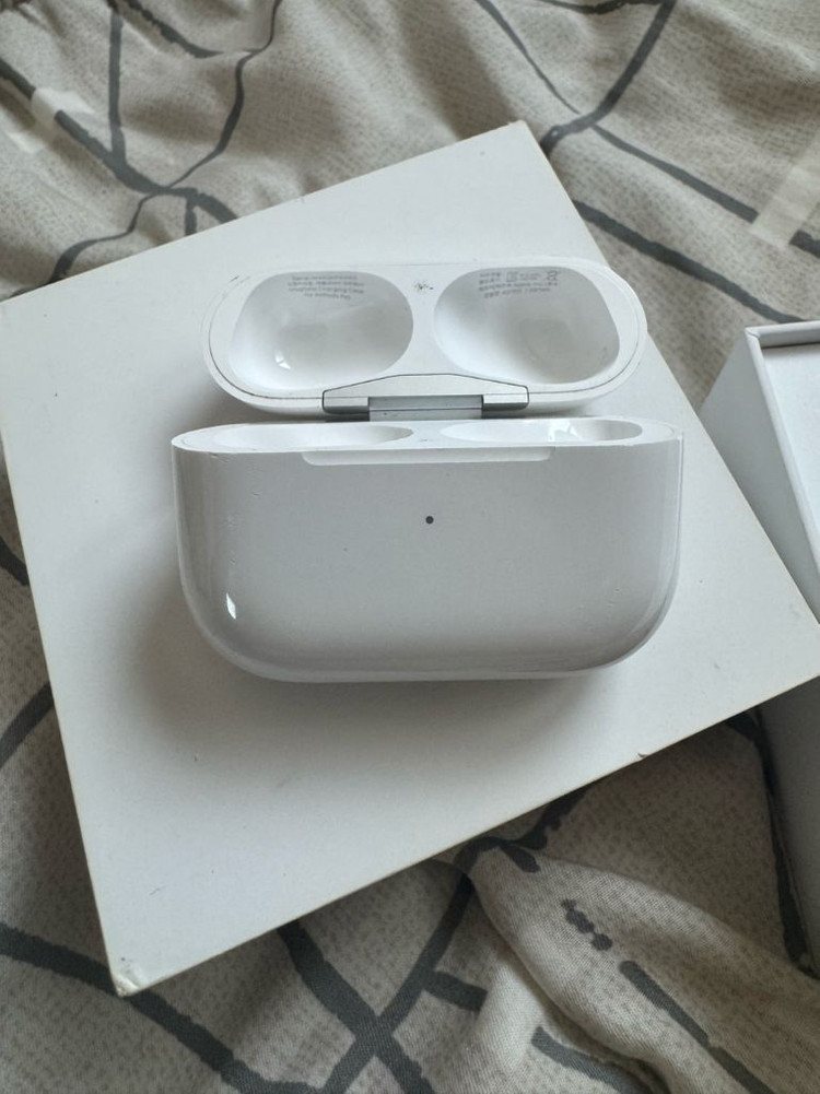 풀박스 에어팟 프로2세대 8핀 본체 이미지