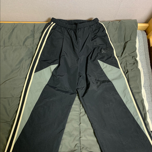 VLAD 나일론 버틸컬 원턱 트랙 팬츠 블랙