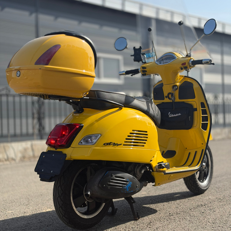 피아지오 베스파gts300 16년식 3만 깔끔한 셋팅 저렴하게 판매합니다!--2