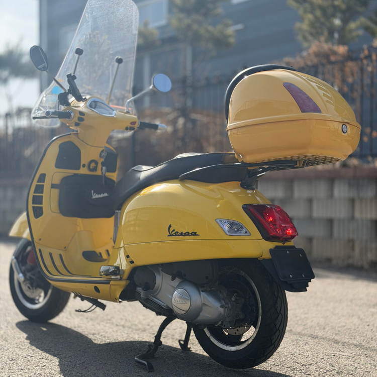 피아지오 베스파gts300 16년식 3만 깔끔한 셋팅 저렴하게 판매합니다!--4