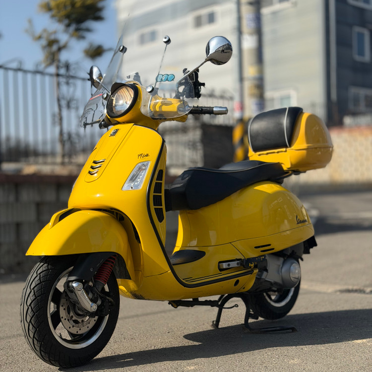 피아지오 베스파gts300 16년식 3만 깔끔한 셋팅 저렴하게 판매합니다!--6