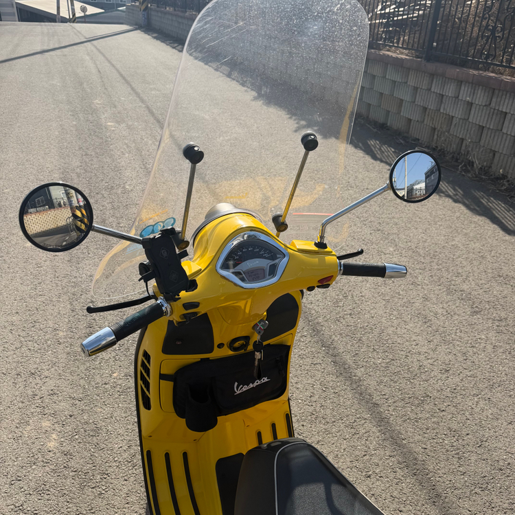 피아지오 베스파gts300 16년식 3만 깔끔한 셋팅 저렴하게 판매합니다!--8