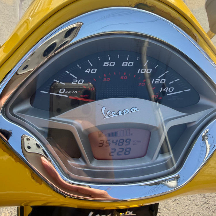 피아지오 베스파gts300 16년식 3만 깔끔한 셋팅 저렴하게 판매합니다!--9