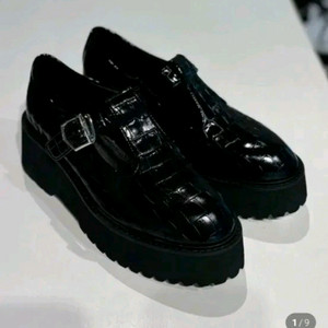 슈콤마보니 T 스트랩 플랫폼 로퍼 - 블랙,240