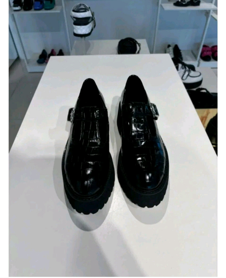 슈콤마보니 T 스트랩 플랫폼 로퍼 - 블랙,240 이미지