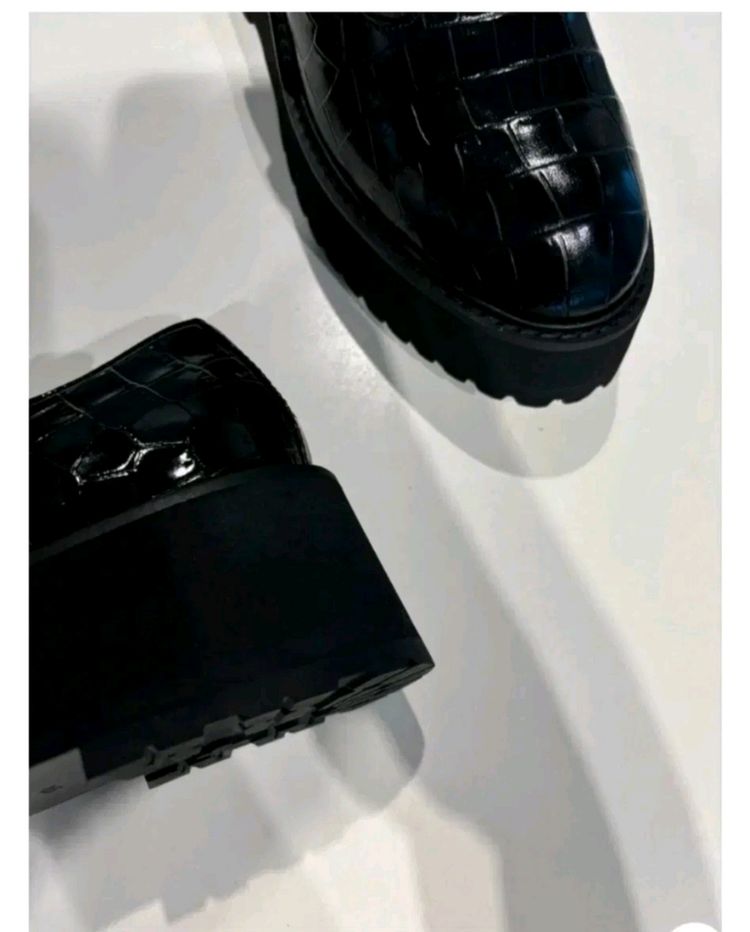 슈콤마보니 T 스트랩 플랫폼 로퍼 - 블랙,240 이미지