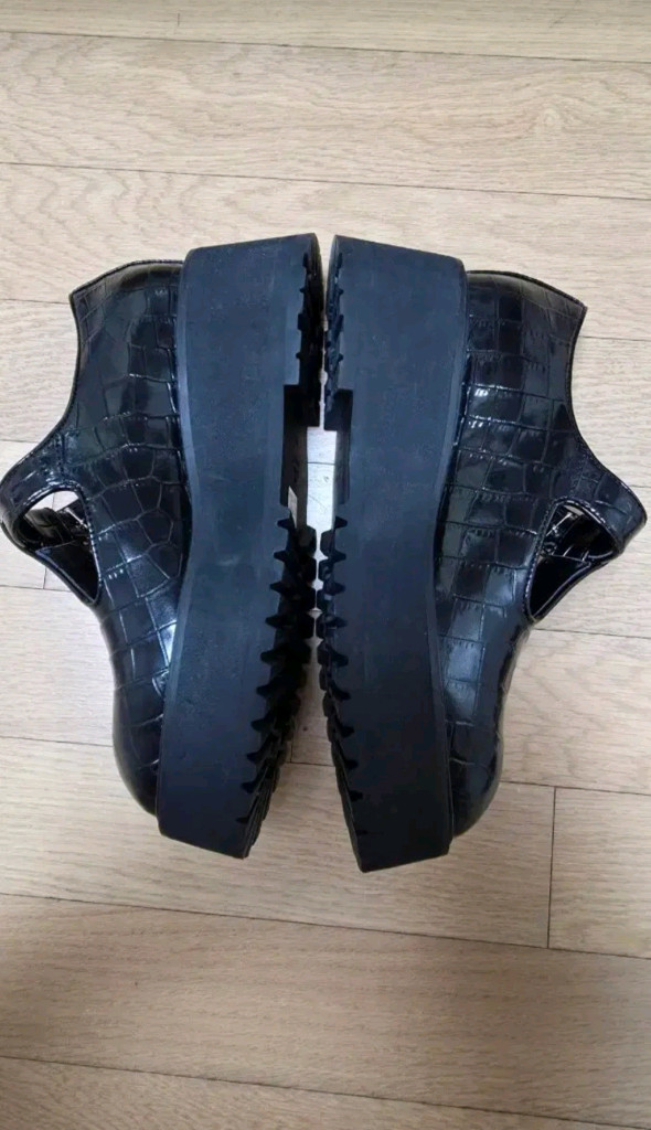 슈콤마보니 T 스트랩 플랫폼 로퍼 - 블랙,240 이미지