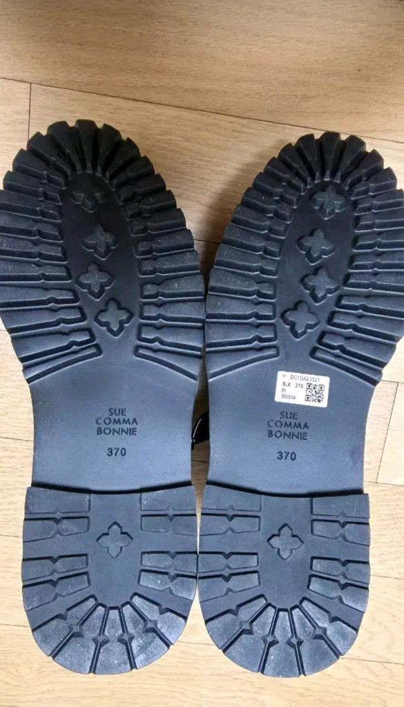 슈콤마보니 T 스트랩 플랫폼 로퍼 - 블랙,240 이미지