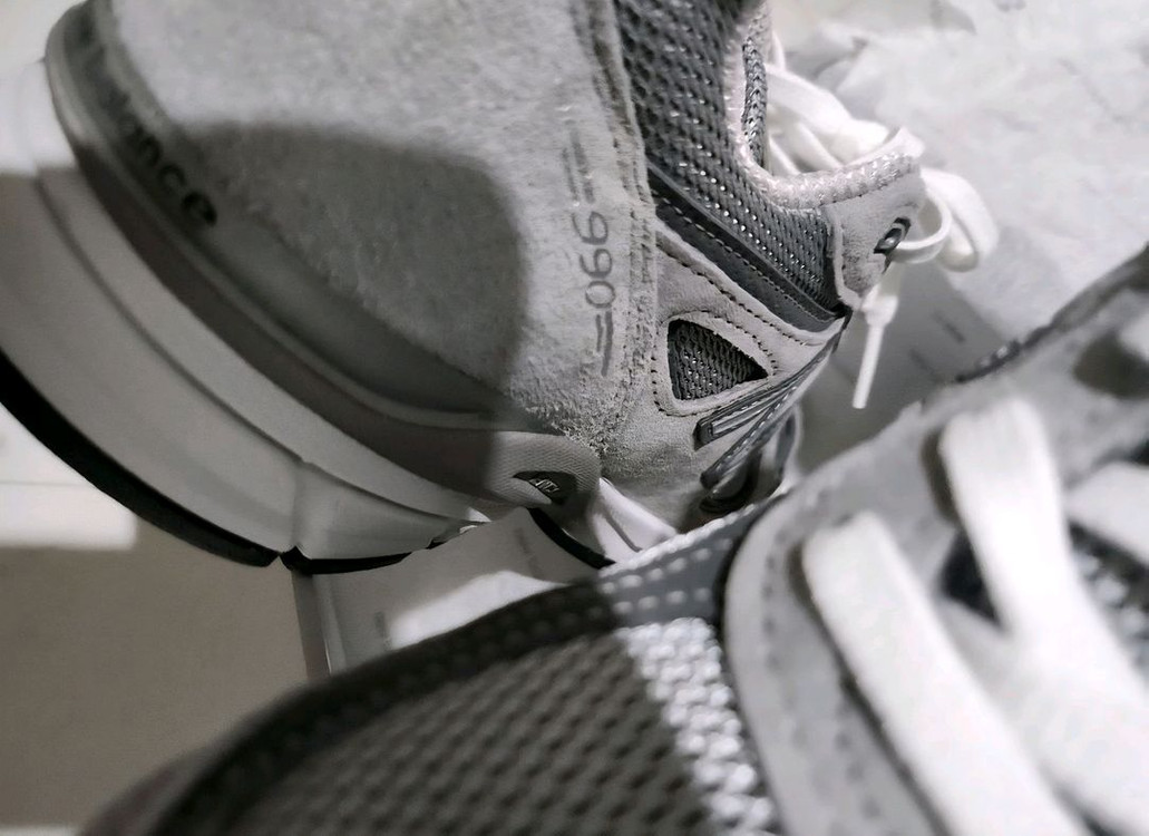 뉴발란스 990 v4 공용235--8