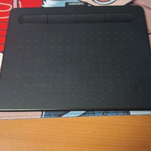 와콤 펜타블렛 판매 이미지