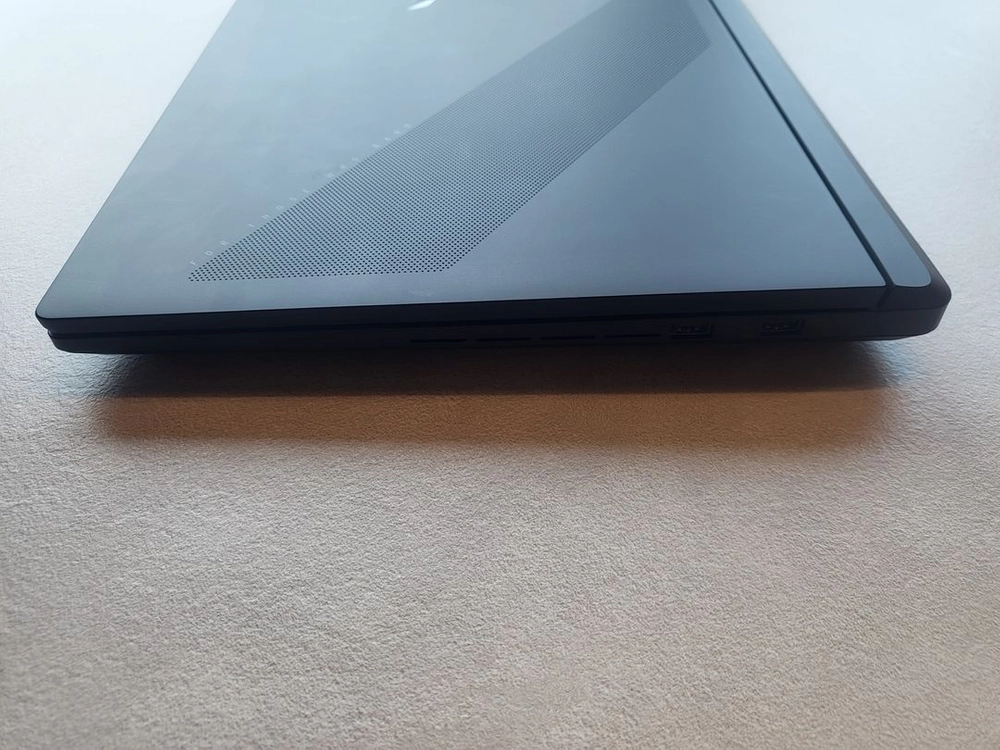 아수스 ASUS ROG Strix SCAR G18 rtx5090(2025) 이미지
