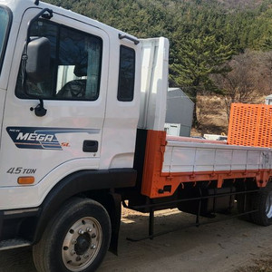 현대 메가트럭 2005년 225마력 4.5톤 5톤 6.25미터 농기계 지게차 장비 굴삭기 포크레인 자동사다리 사다리