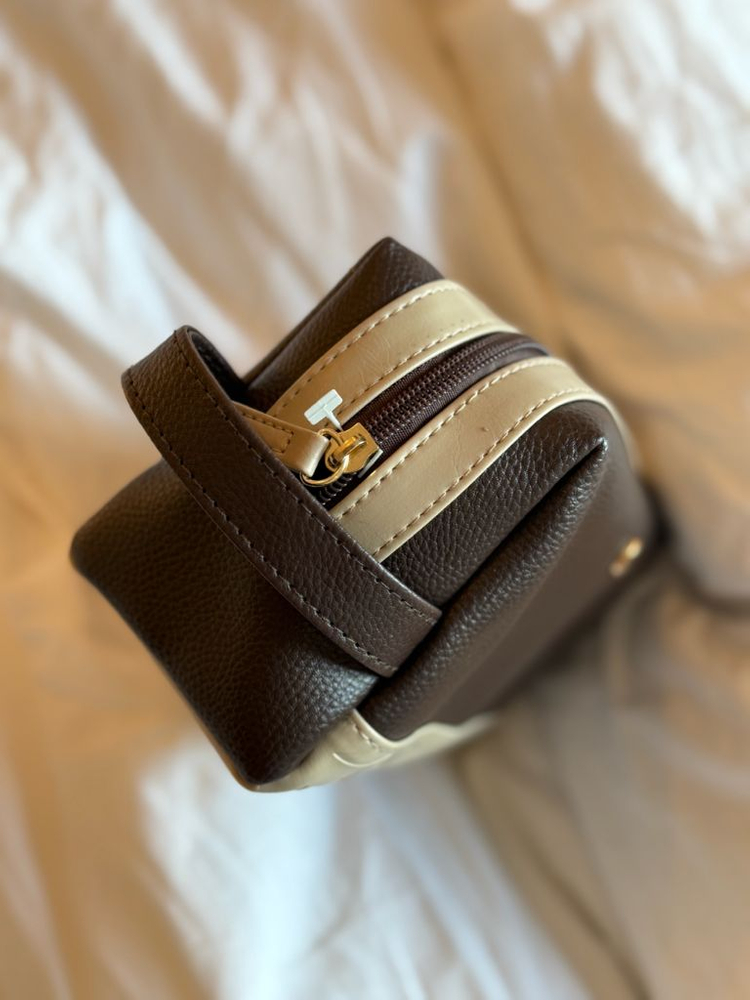 새상품미개봉)에미레이트항공퍼스트클래스맨즈불가리파우치(타이가향수)--3