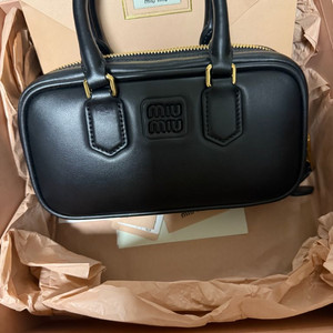 미우미우 아르카디 미니 숄더백 크로스백 블랙