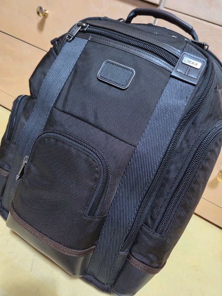 투미 정품 쇼 디럭스 브리프 팩 거의새제품--1