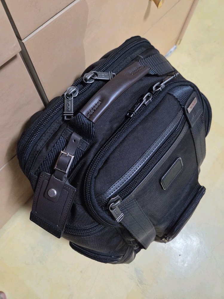 투미 정품 쇼 디럭스 브리프 팩 거의새제품--2