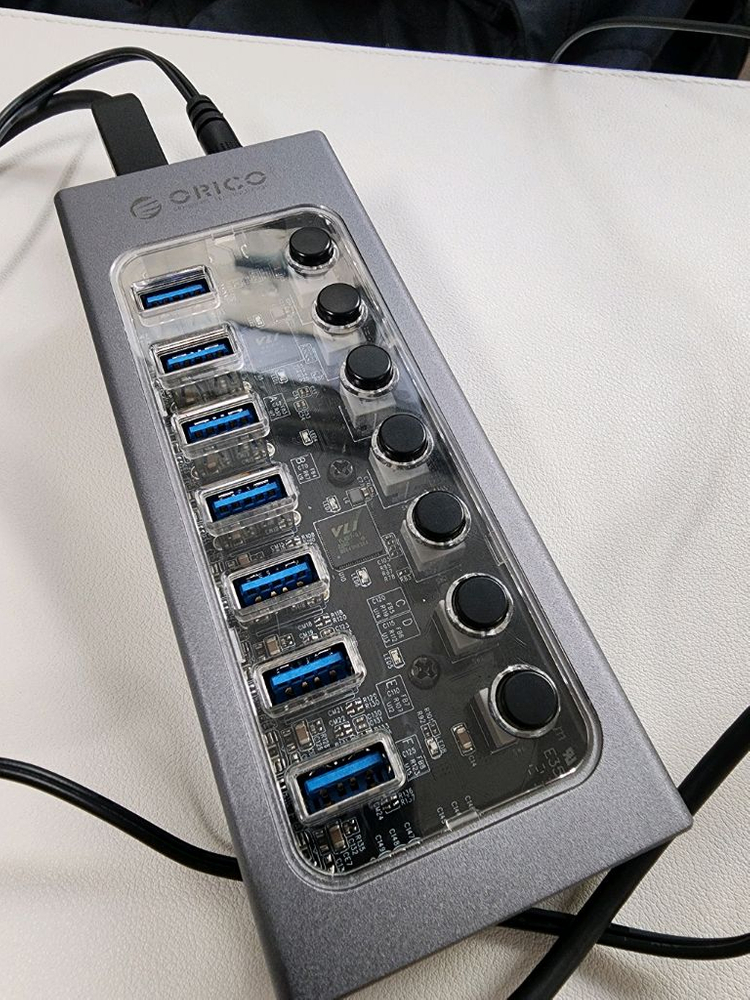 오리코 유전원 USB 허브 7포트 USB3.0 충전겸용 AT2U3-7AB--1