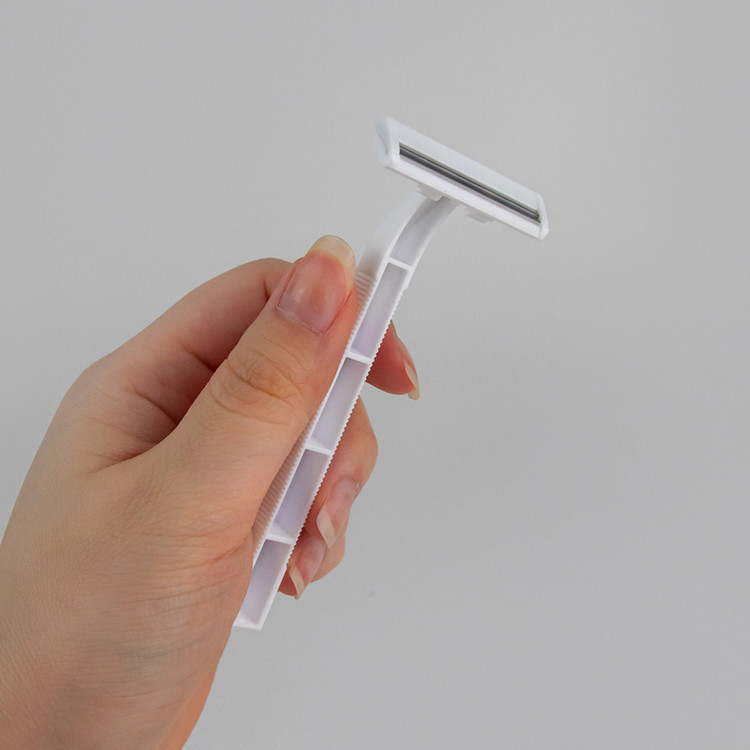 [창고정리새제품] 개별포장 고급 일회용 면도기 50개(1세트) 새제품 이미지