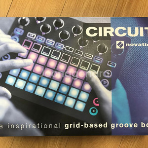 Novation Cirquit 노베이션 서킷 그루브박스 이미지
