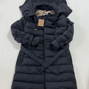 새상품) 버버리 애쉬윅 패딩 레귤러 s 8044680 블랙