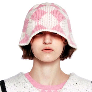 OIOI 다이아몬드 패턴 버킷햇