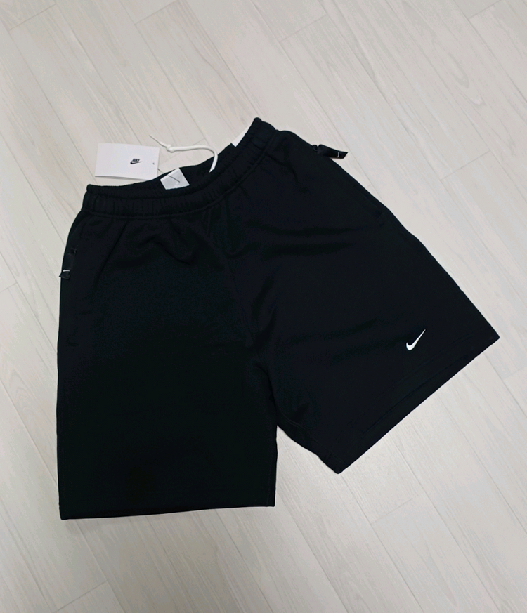 나이키 솔로스우시 쇼츠 S 새상품--2