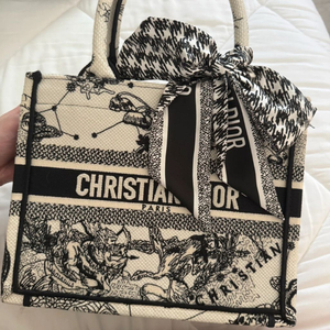 디올 북 토트백 가방 스몰 조디악 라떼+미차