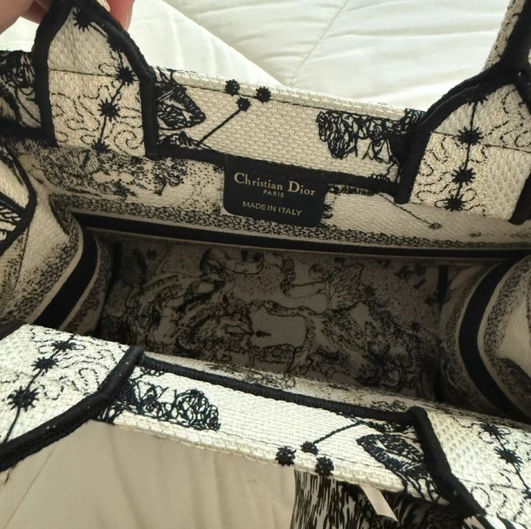 디올 북 토트백 가방 스몰 조디악 라떼+미차--3