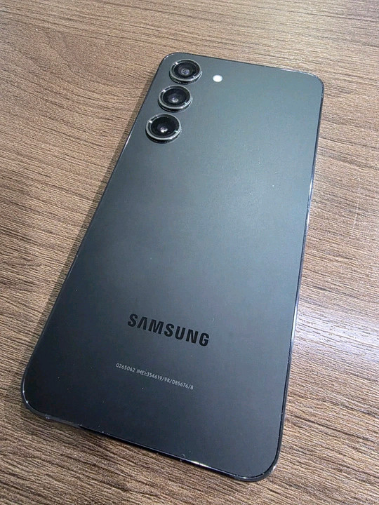 갤럭시s23 블랙 256기가 상태 괜찮아요.--5