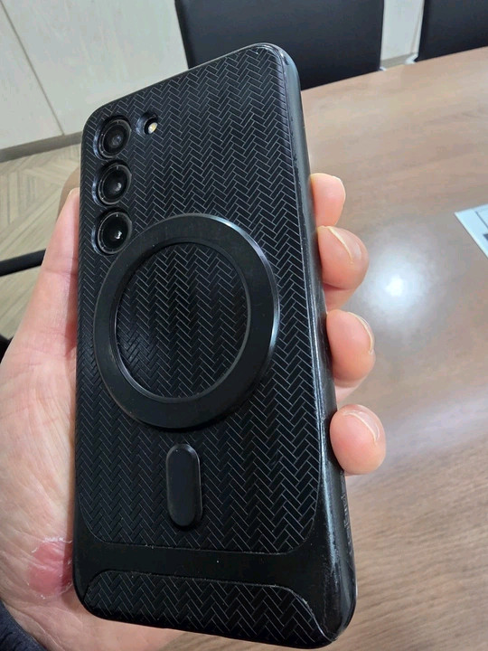 갤럭시s23 블랙 256기가 상태 괜찮아요.--7