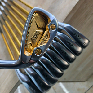 혼마 4스타 금장 한정판 아이언 세트