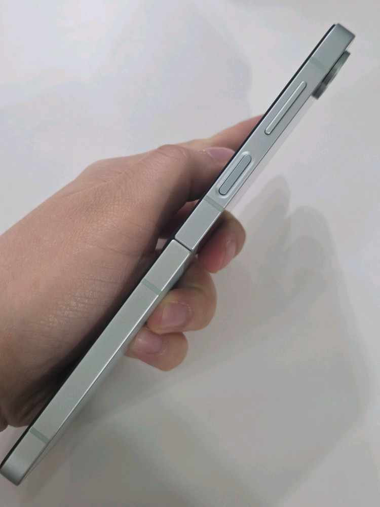 갤럭시 Z플립6 512G 무잔상SS급 서울z플립6 부산z플립6 대구z플립6 전주z플립6 창원z플립6 대전z플립6--3