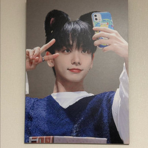 보이넥스트도어 명재현 사진 액자 이미지