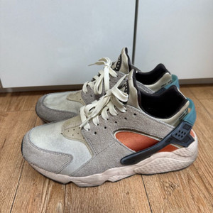 [W275] 나이키 에어 허라치 문 파슬