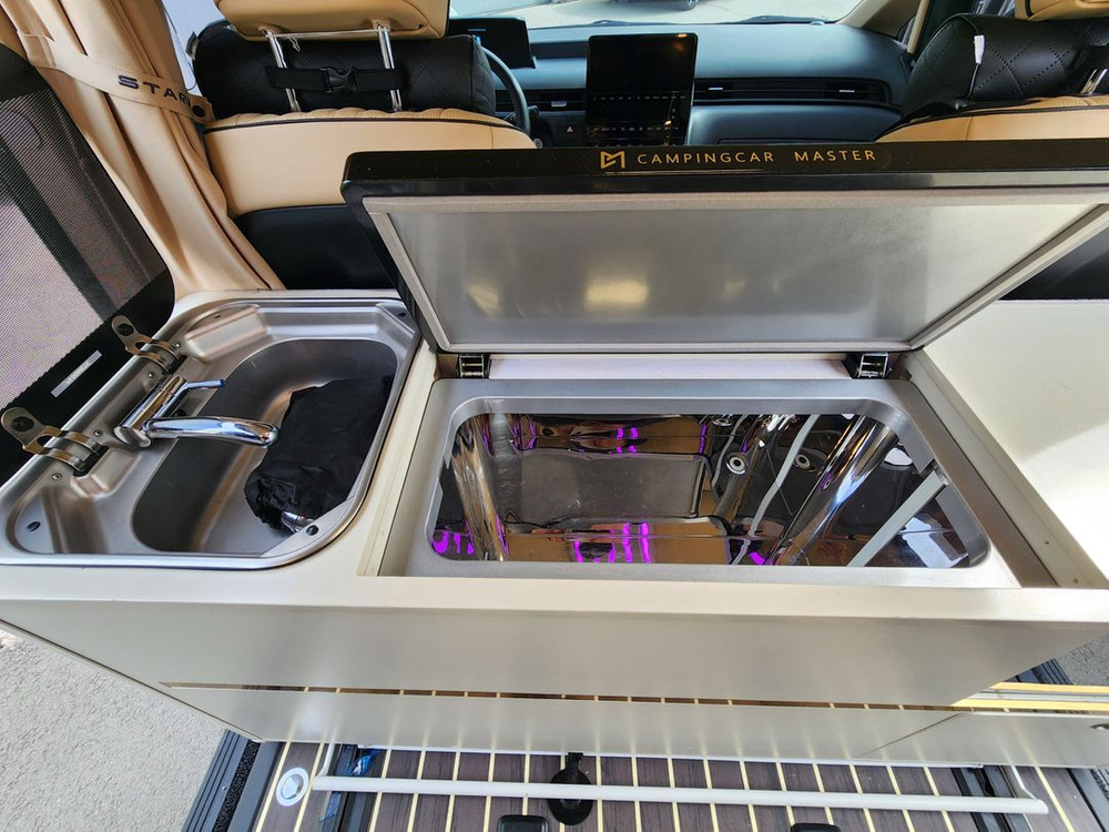 캠핑카마스터 6인승 스타리아 4WD 캠핑카--7