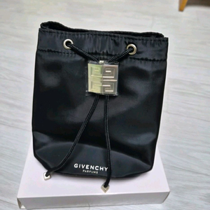 지방시 뷰티 복조리파우치 (새상품)